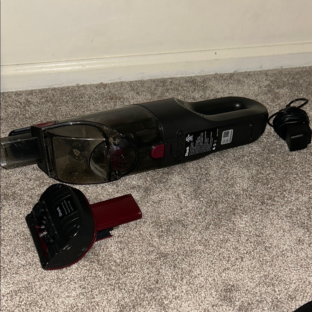 Black+Decker Handheld Vacuum - Black